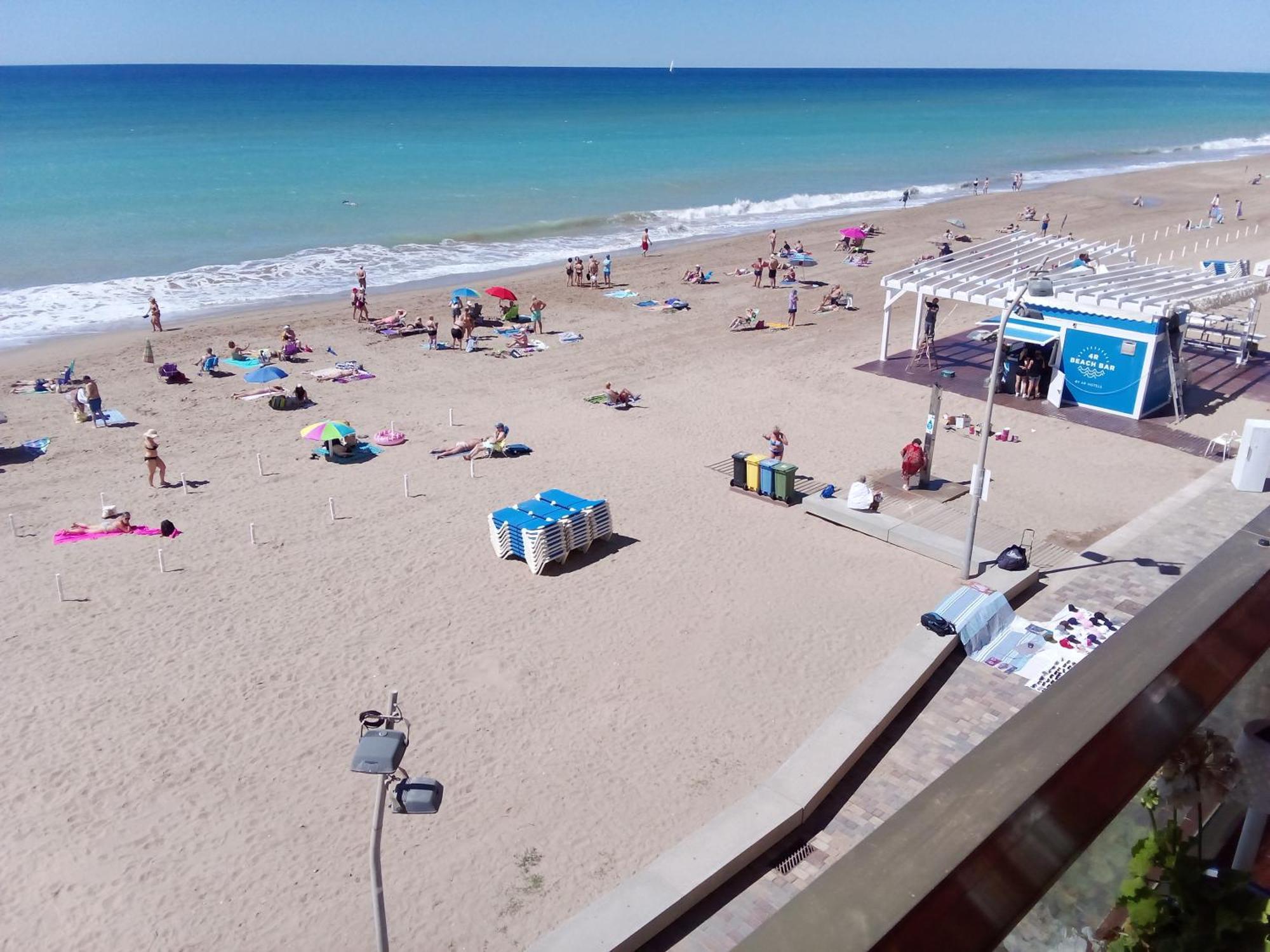 Acogedor Y Amplio Apartamento Familiar A Pie De Playa Calafell Exterior photo
